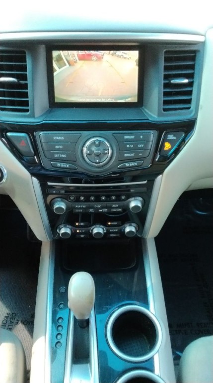 2015 Nissan Pathfinder Image 14