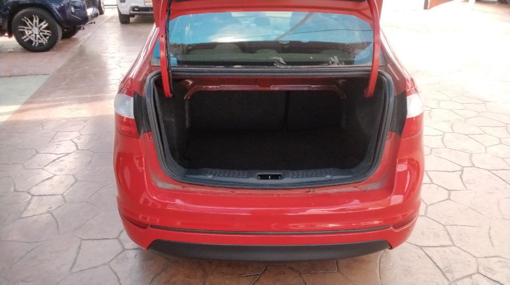 2015 Ford Fiesta Image 8