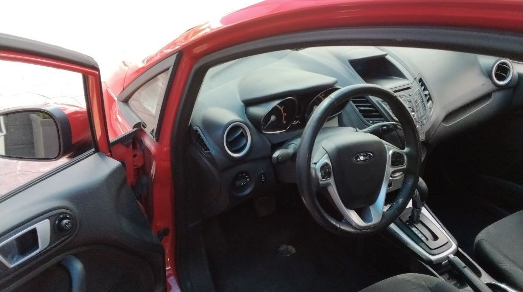 2015 Ford Fiesta Image 9