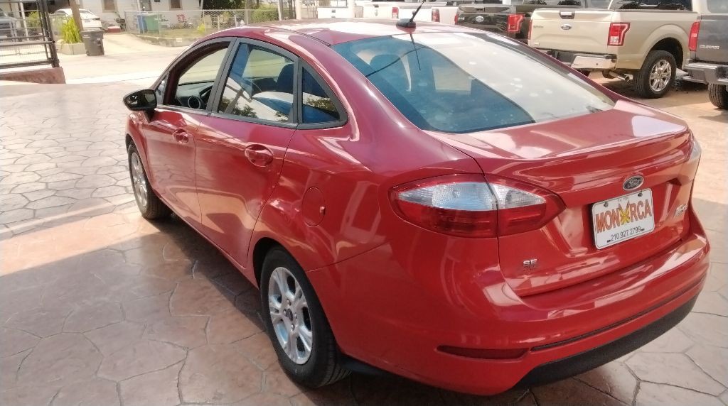 2015 Ford Fiesta Image 10