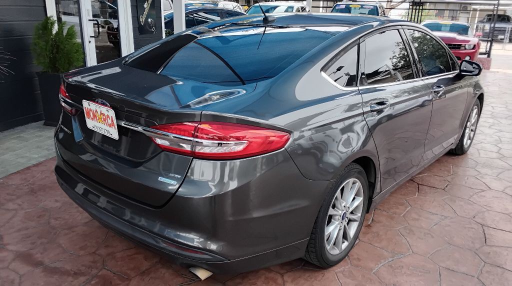 2017 Ford Fusion Image 3