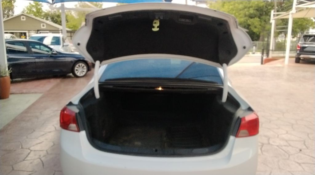 2017 Chevrolet Impala Image 10