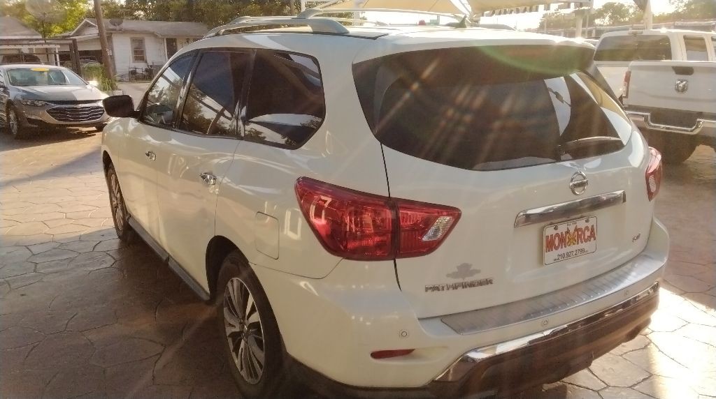 2017 Nissan Pathfinder Image 8
