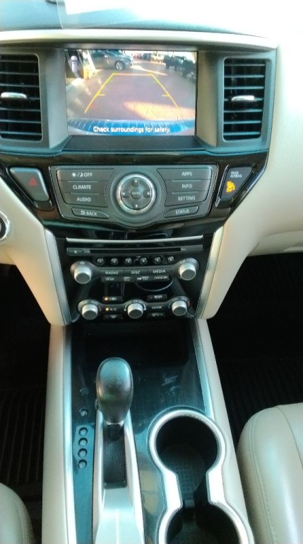 2017 Nissan Pathfinder Image 10