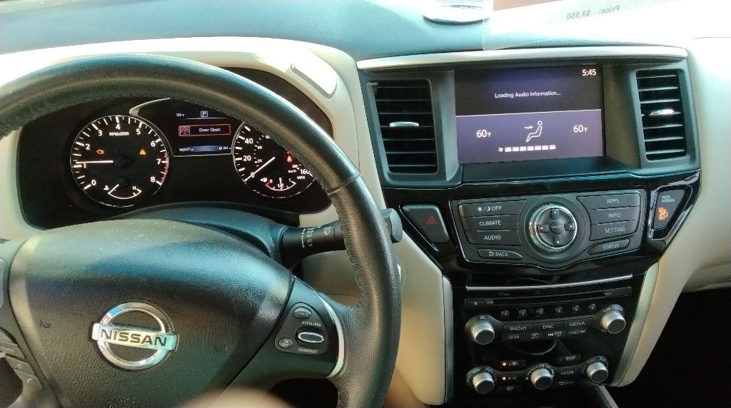 2017 Nissan Pathfinder Image 11