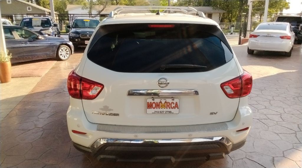 2017 Nissan Pathfinder Image 12