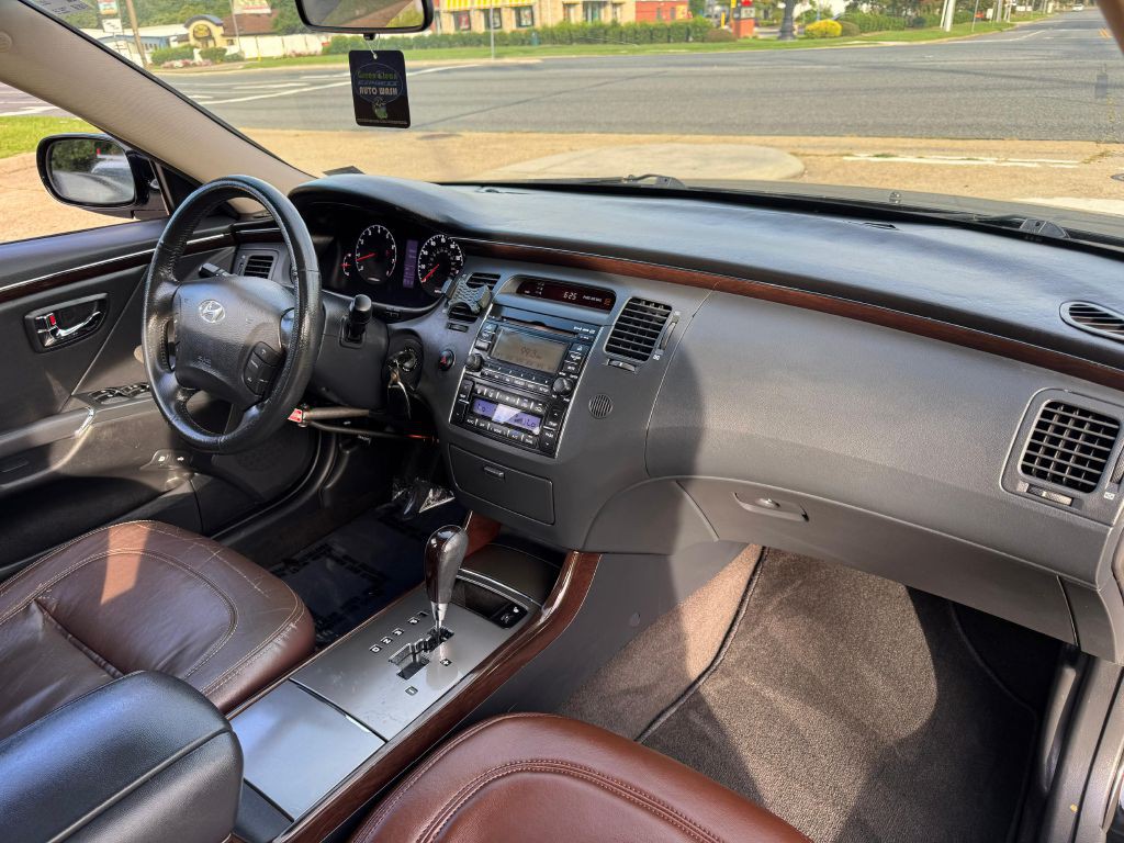 2011 Hyundai Azera Image 2