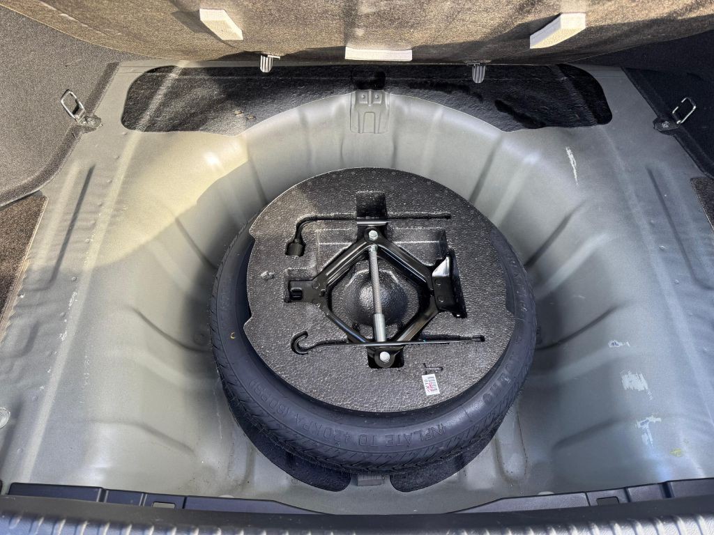 2011 Hyundai Azera Image 7