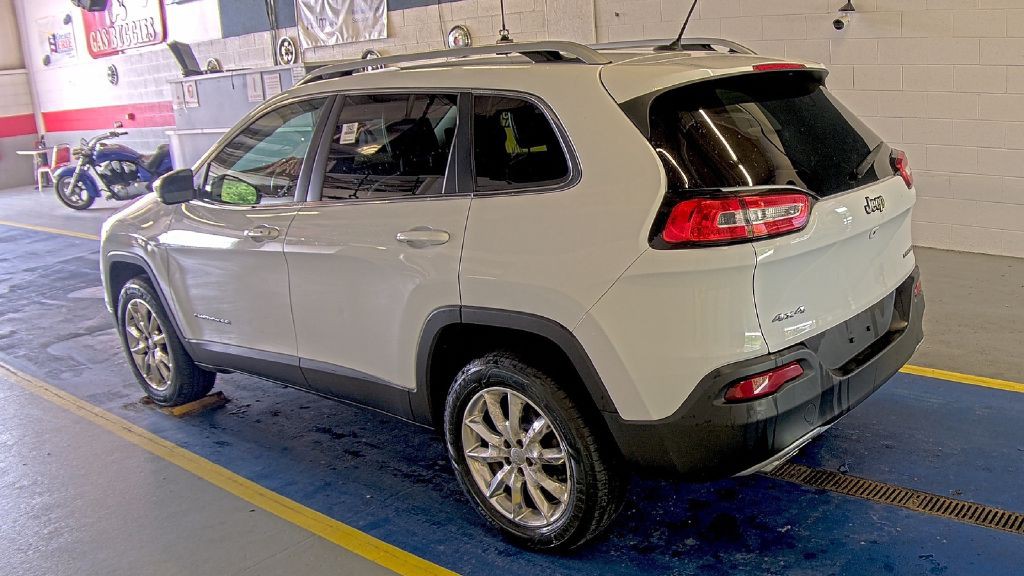 2015 Jeep Cherokee Image 2