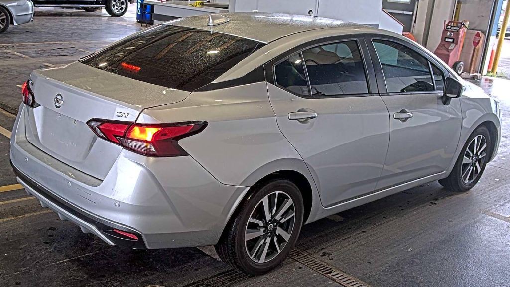 2020 Nissan Versa Image 2