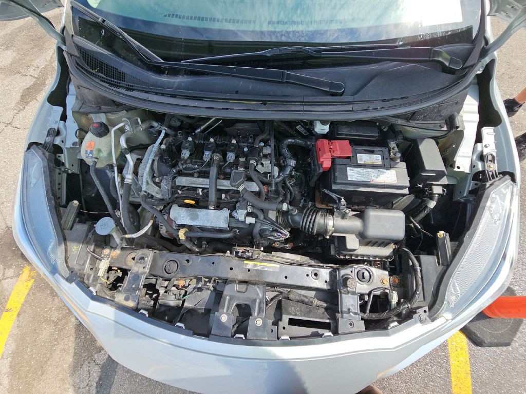 2020 Nissan Versa Image 3