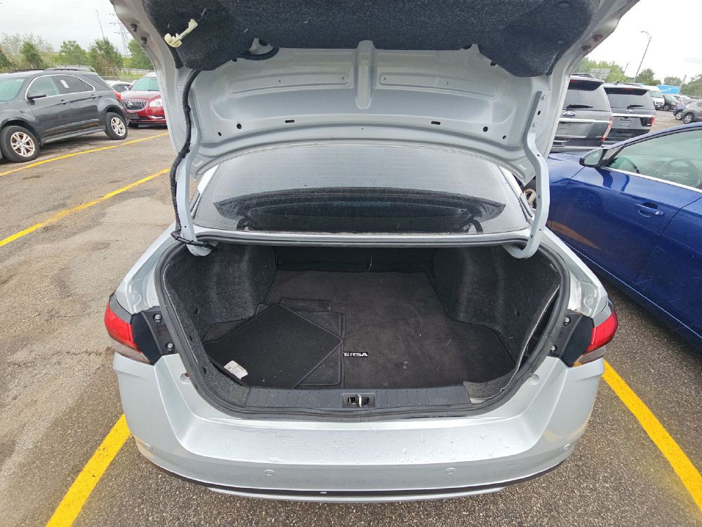 2020 Nissan Versa Image 6