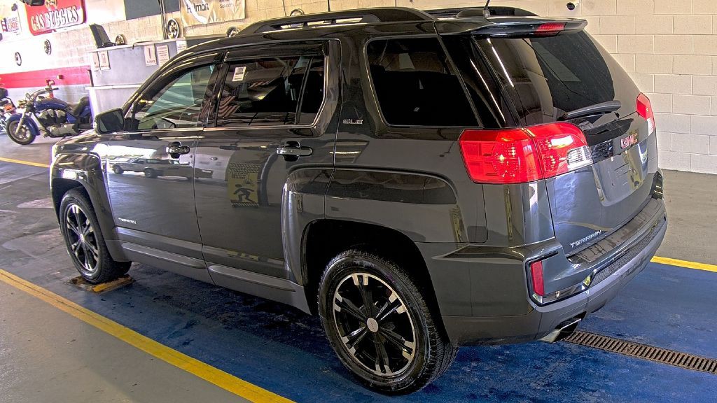 2017 GMC Terrain Image 3