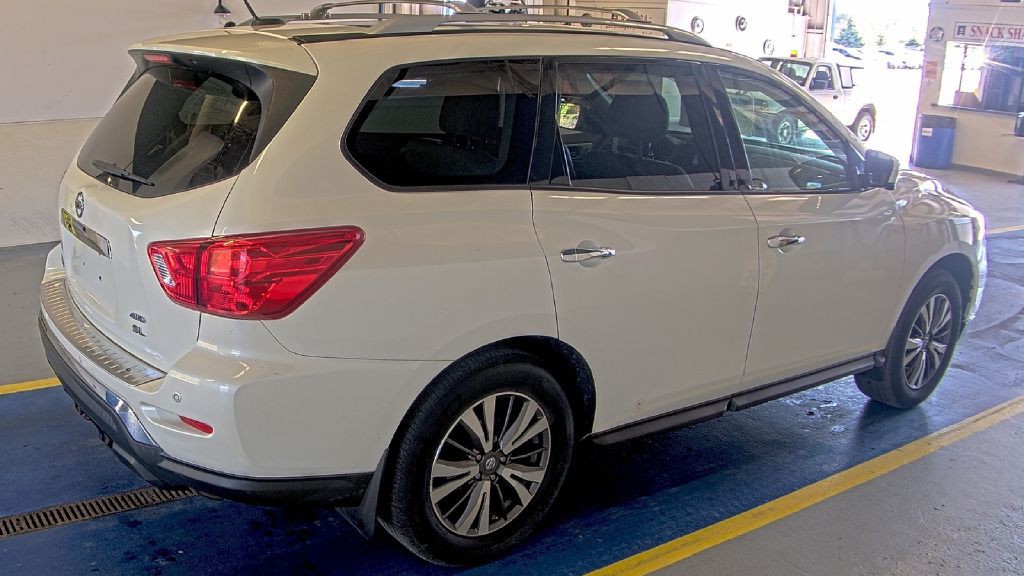 2017 Nissan Pathfinder Image 5