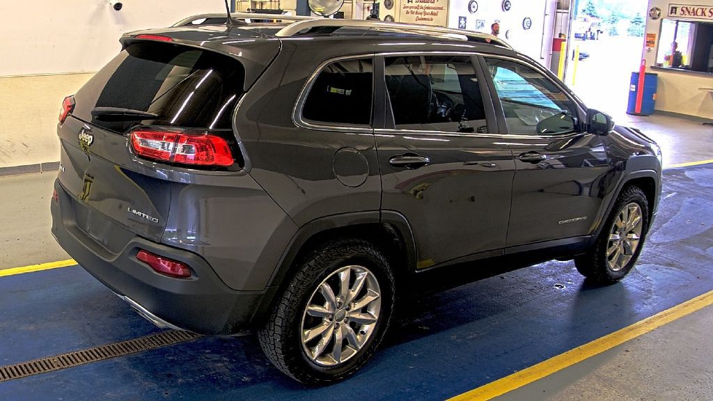 2016 Jeep Cherokee Image 4