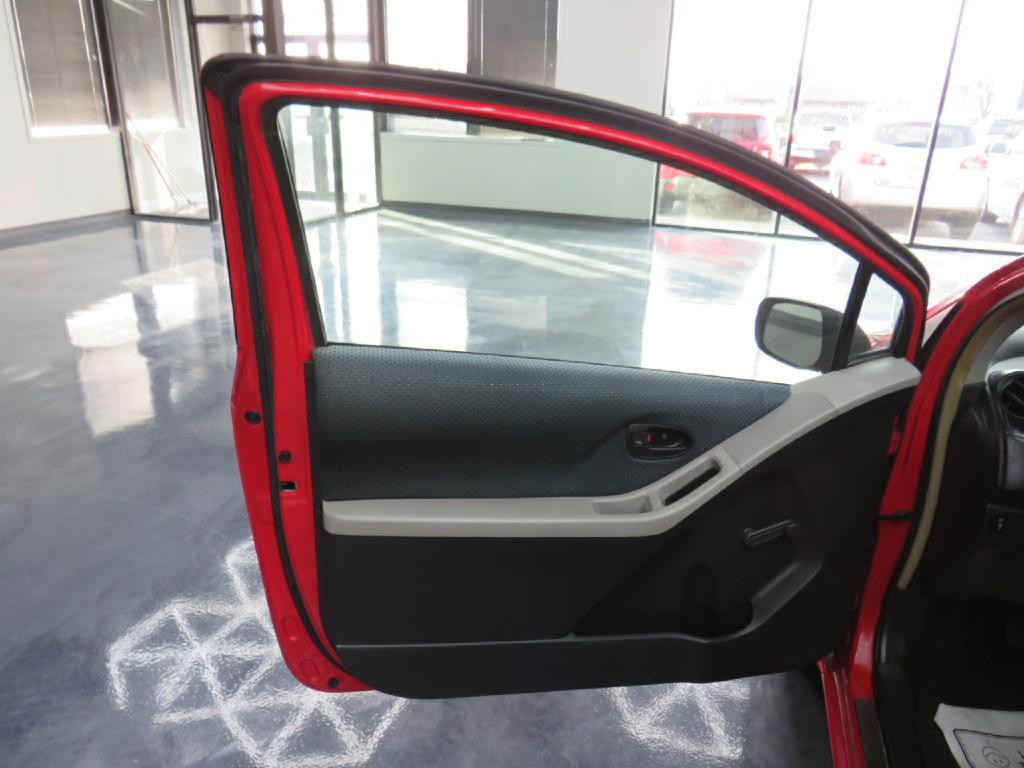 2008 Toyota Yaris Image 15