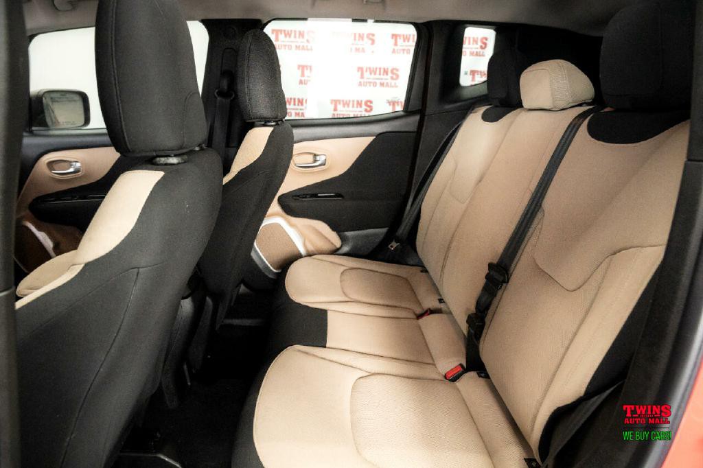 2015 Jeep Renegade Image 12