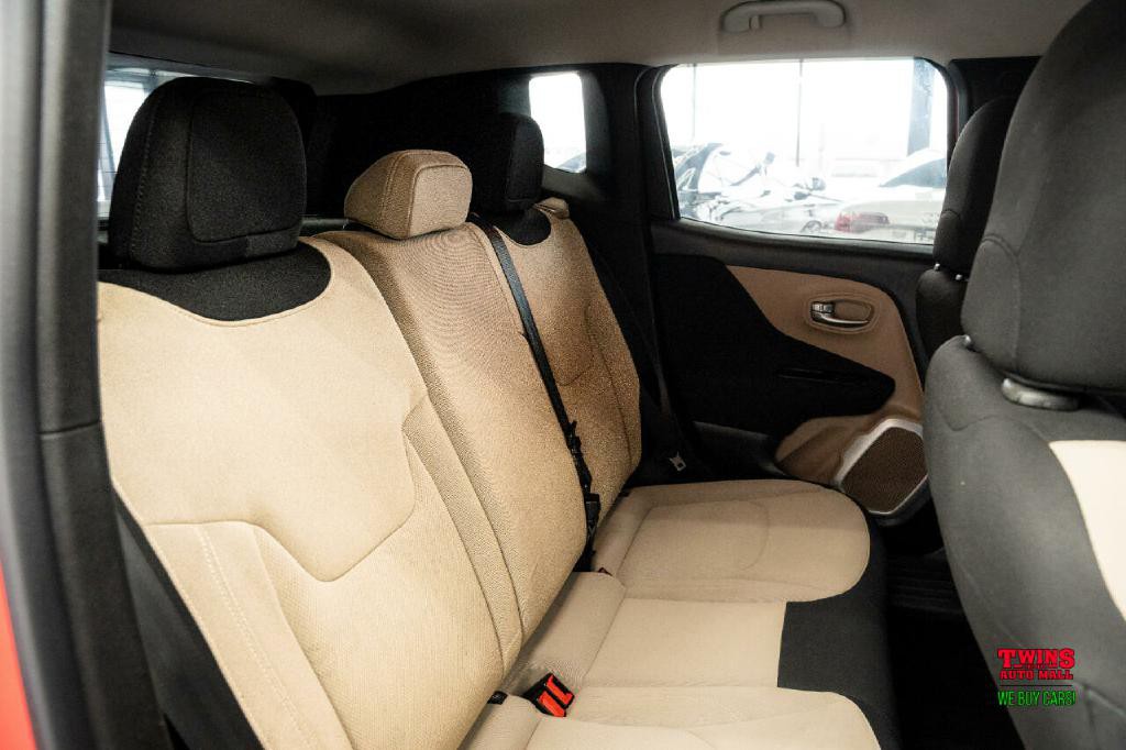 2015 Jeep Renegade Image 13