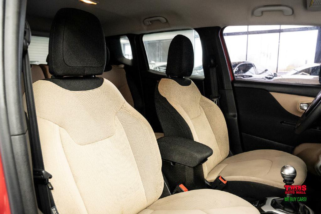 2015 Jeep Renegade Image 14