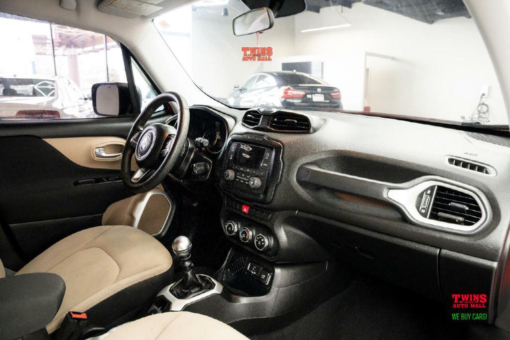 2015 Jeep Renegade Image 15