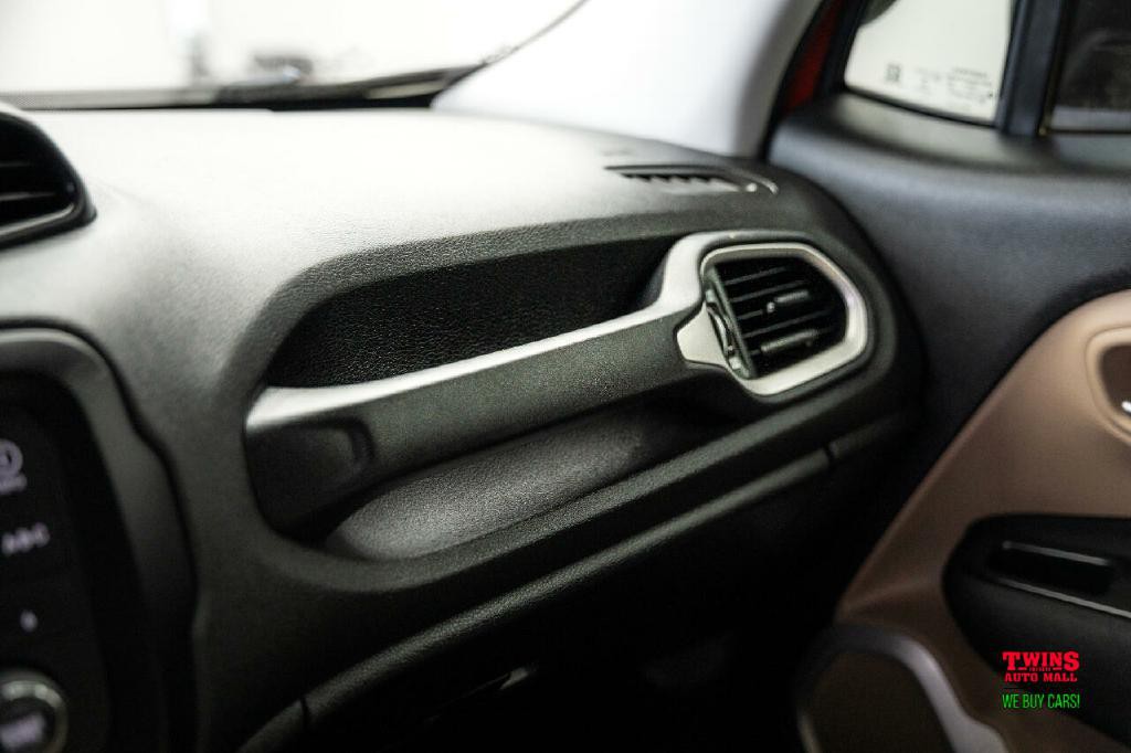 2015 Jeep Renegade Image 21