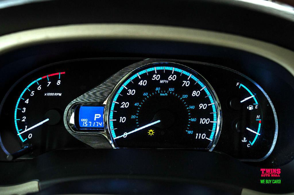 2012 Toyota Sienna Image 22
