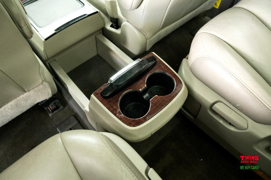 2012 Toyota Sienna Image 34