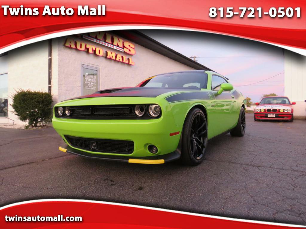 2023 Dodge Challenger Image 1
