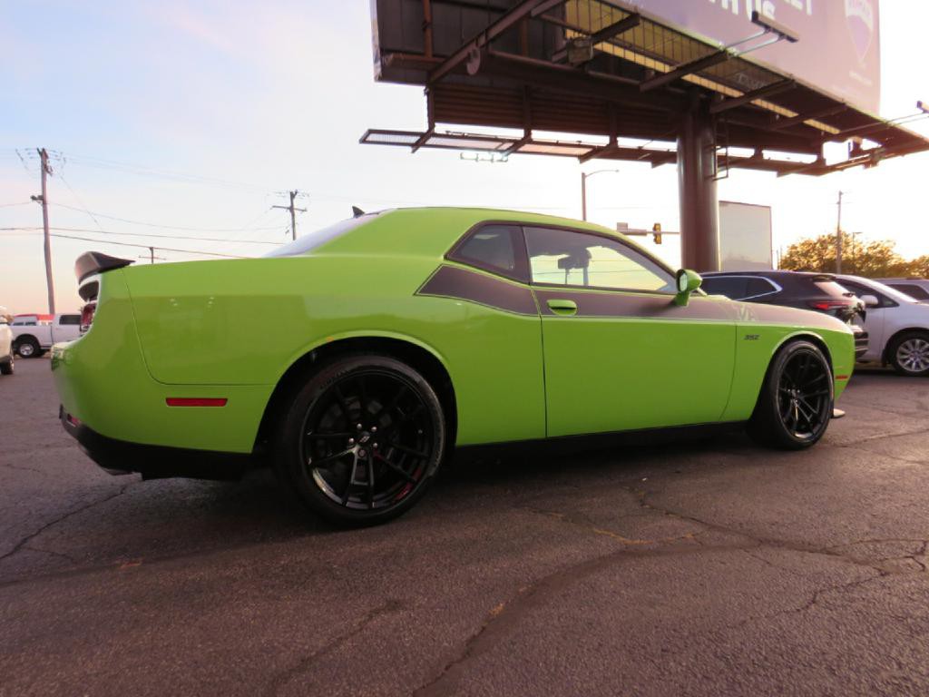 2023 Dodge Challenger Image 9