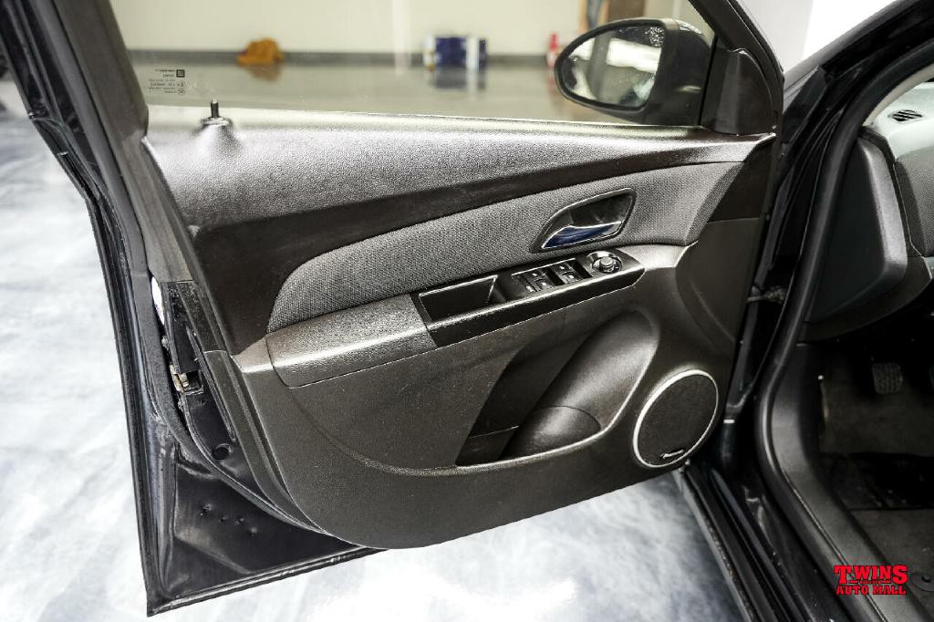 2012 Chevrolet Cruze Image 10