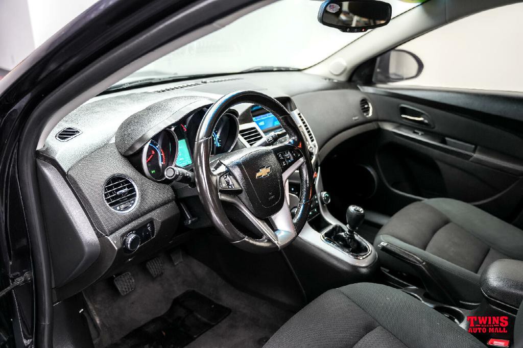 2012 Chevrolet Cruze Image 11