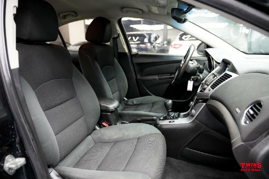 2012 Chevrolet Cruze Image 15