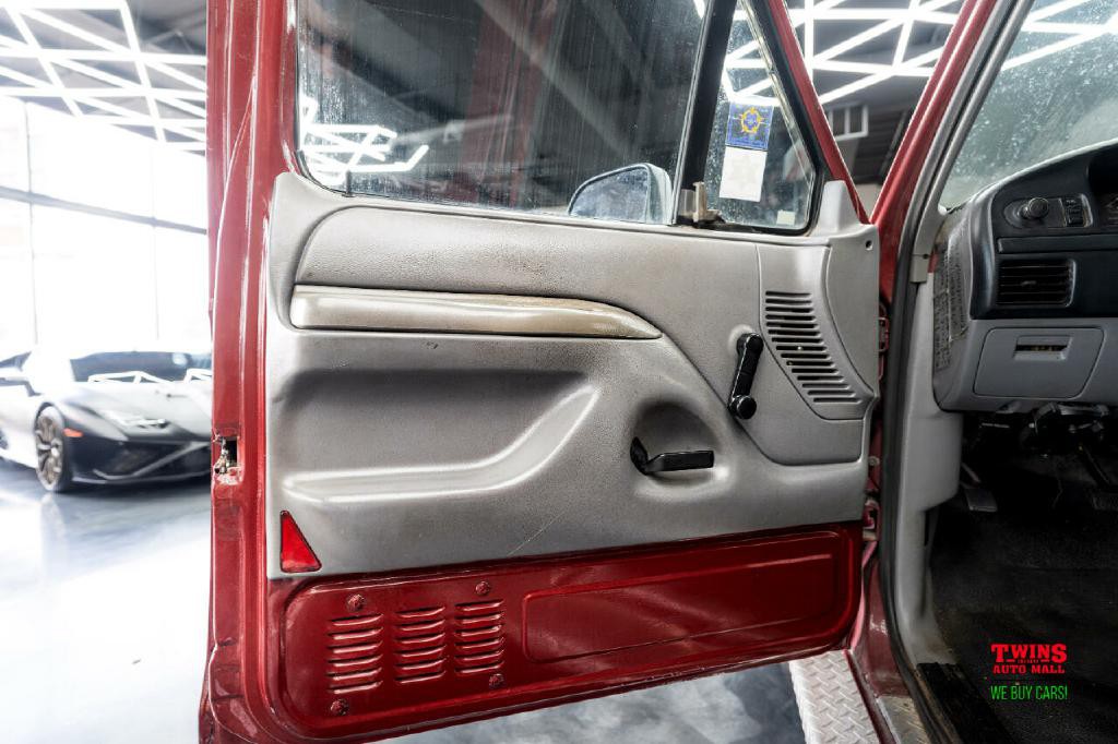 1997 Ford F-350 Image 10