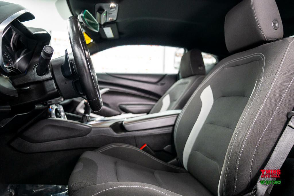 2020 Chevrolet Camaro Image 16