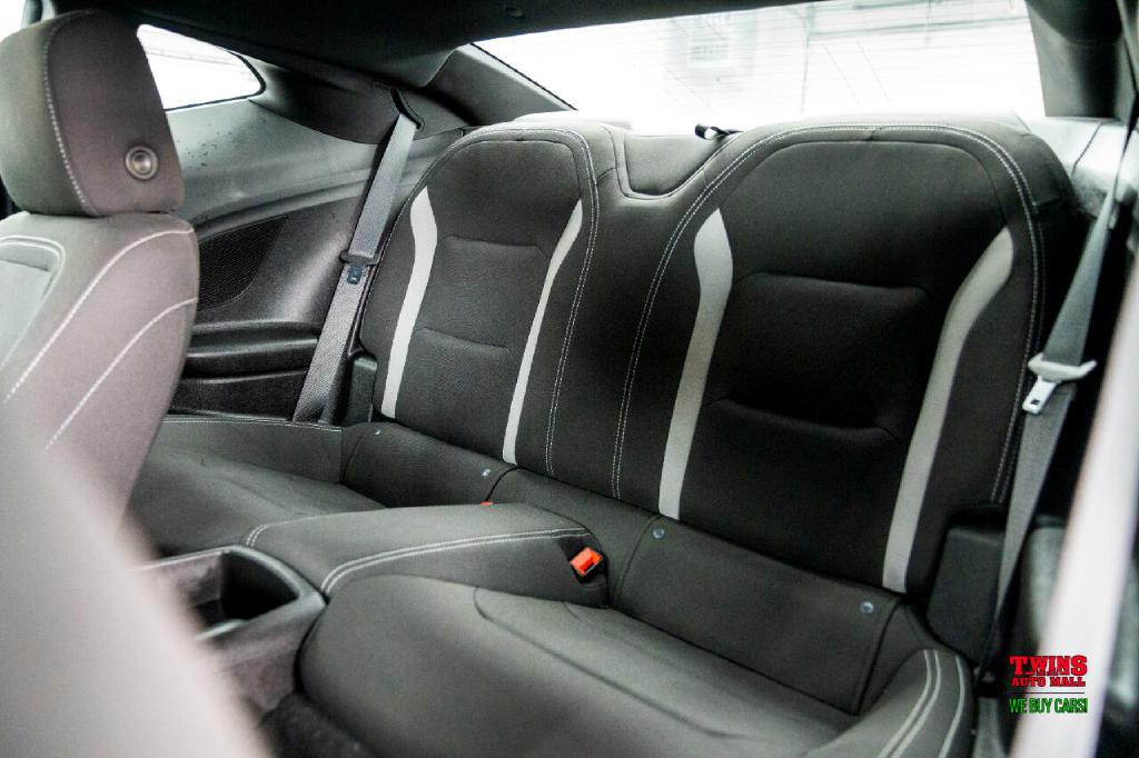 2020 Chevrolet Camaro Image 17