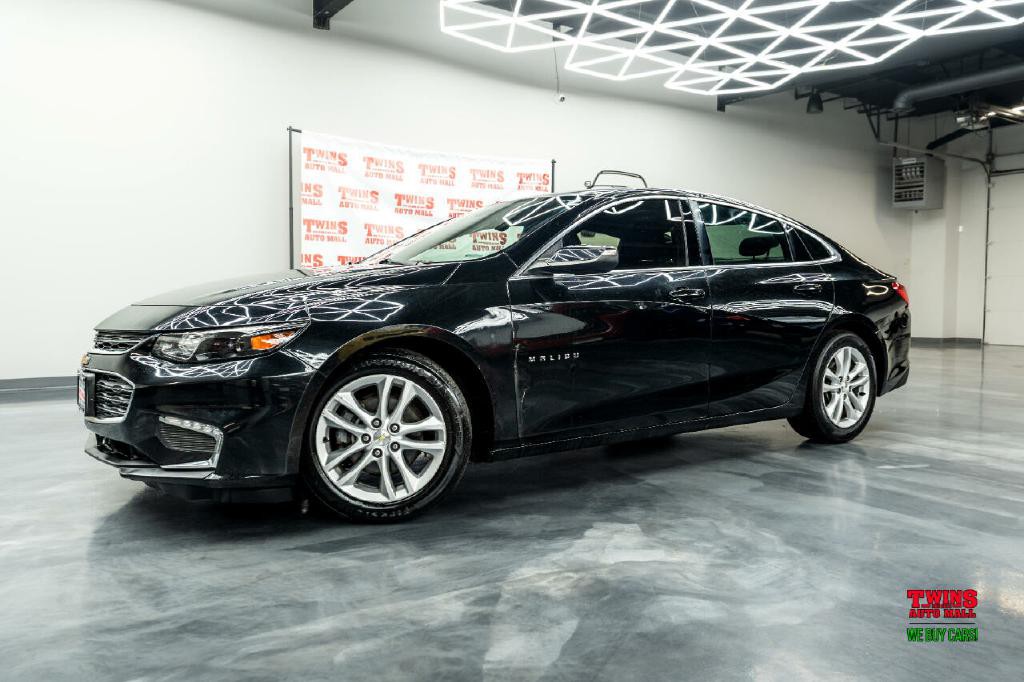 2017 Chevrolet Malibu Image 2