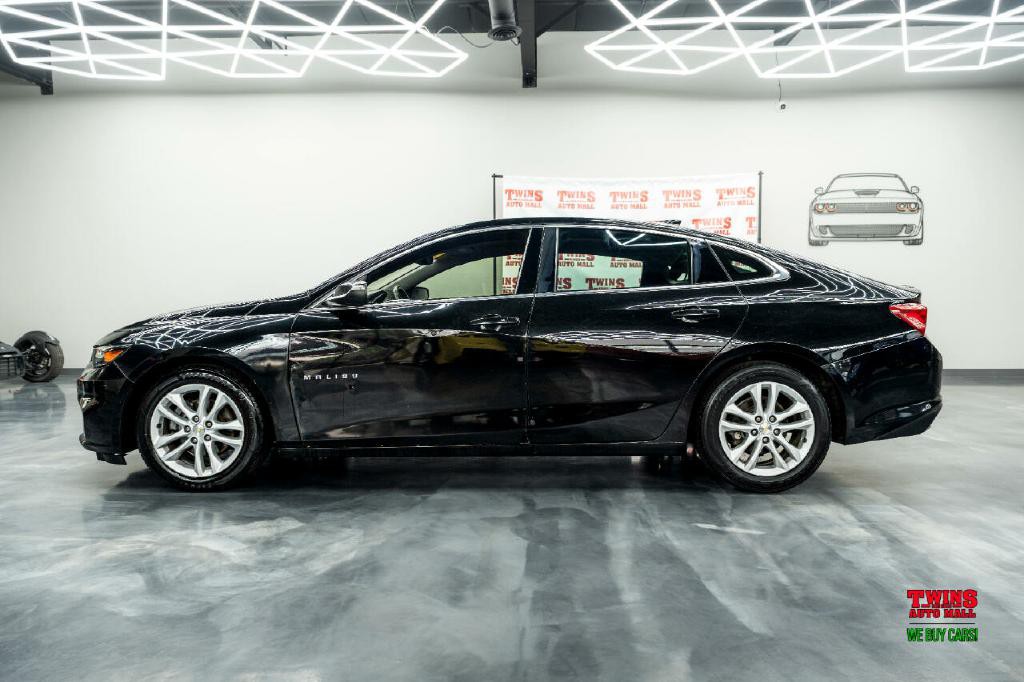 2017 Chevrolet Malibu Image 3