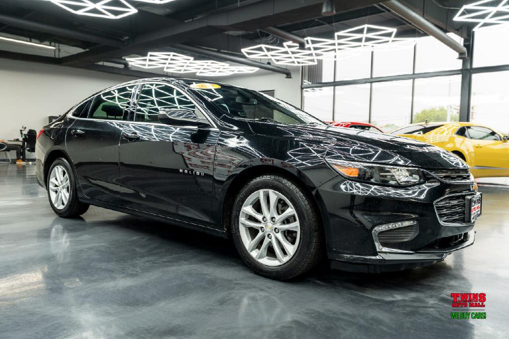 2017 Chevrolet Malibu Image 8