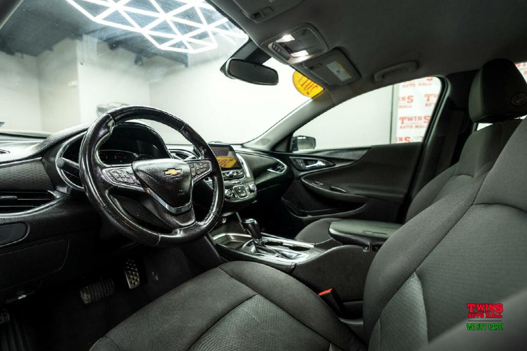 2017 Chevrolet Malibu Image 11