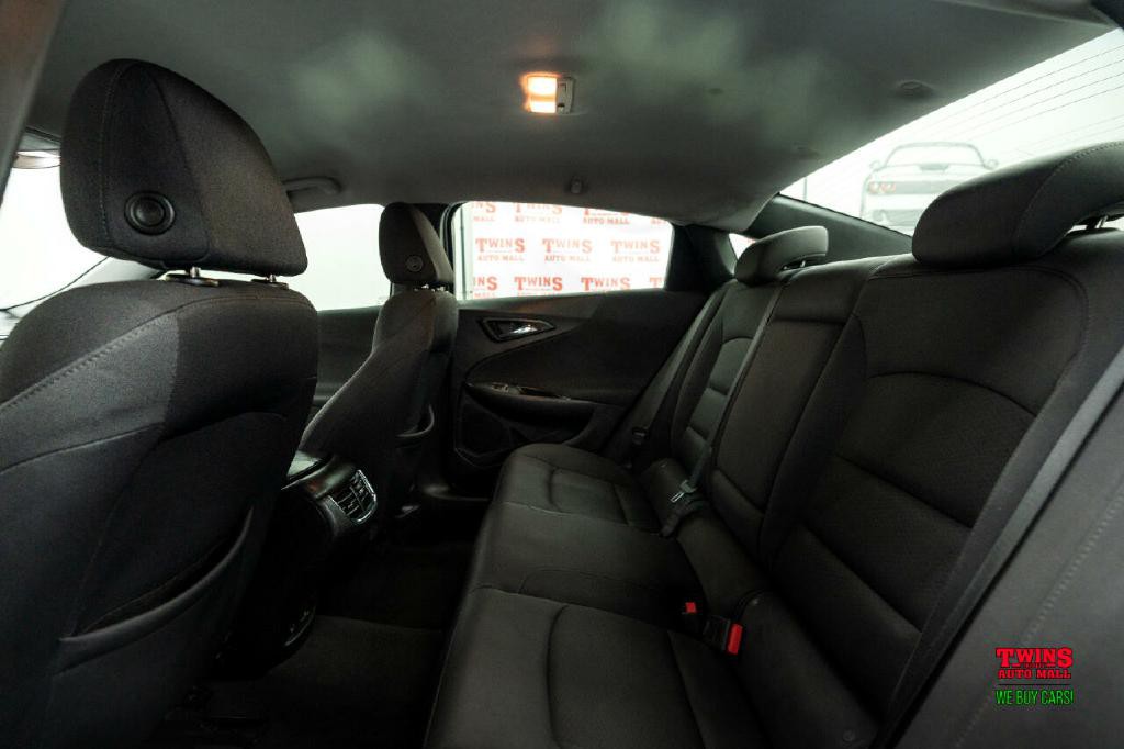 2017 Chevrolet Malibu Image 13