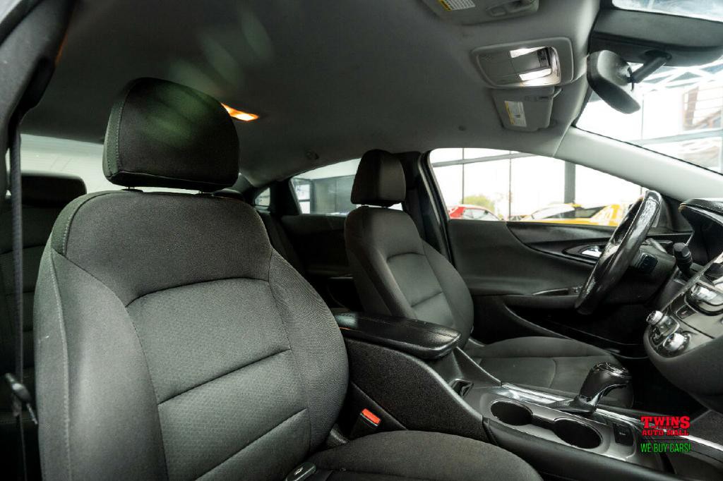 2017 Chevrolet Malibu Image 15