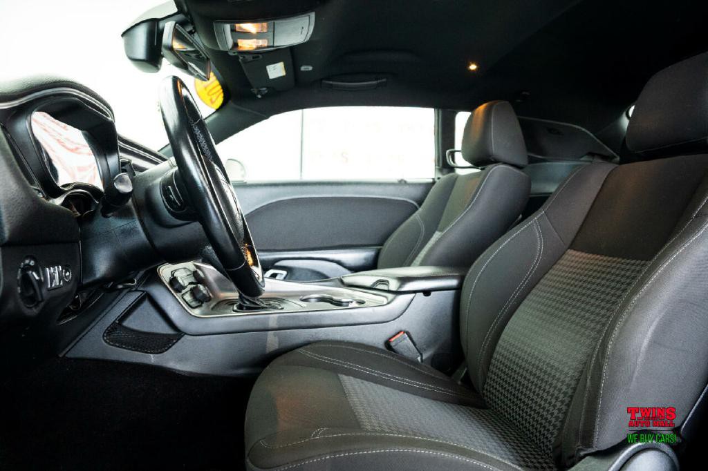 2019 Dodge Challenger Image 12