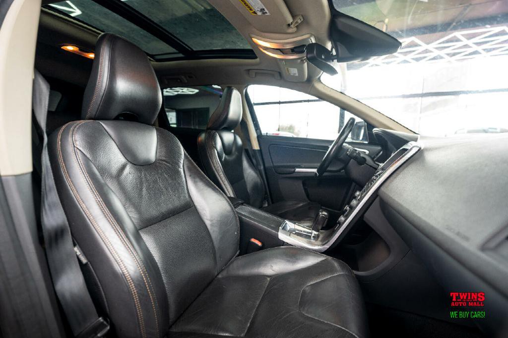 2012 Volvo XC60 Image 16