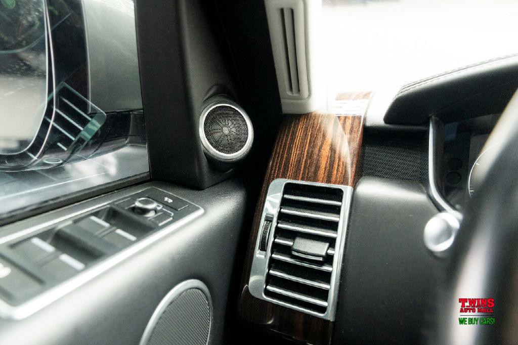 2016 Land Rover Range Rover Image 14