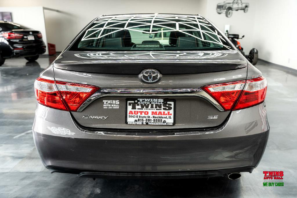 2017 Toyota Camry Image 5