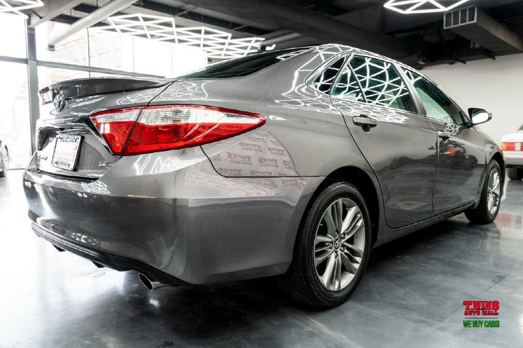 2017 Toyota Camry Image 6