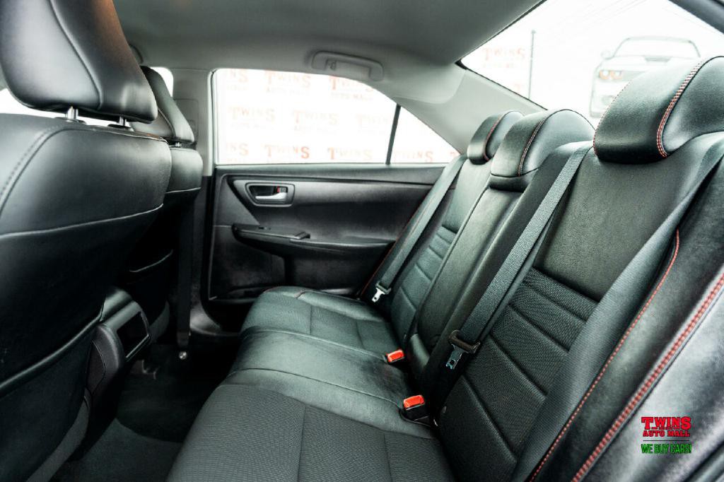 2017 Toyota Camry Image 14