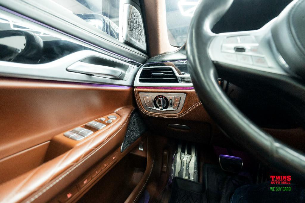 2020 BMW 7 Series Image 25