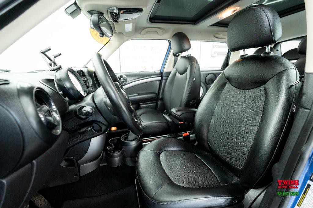 2014 MINI Countryman Image 12