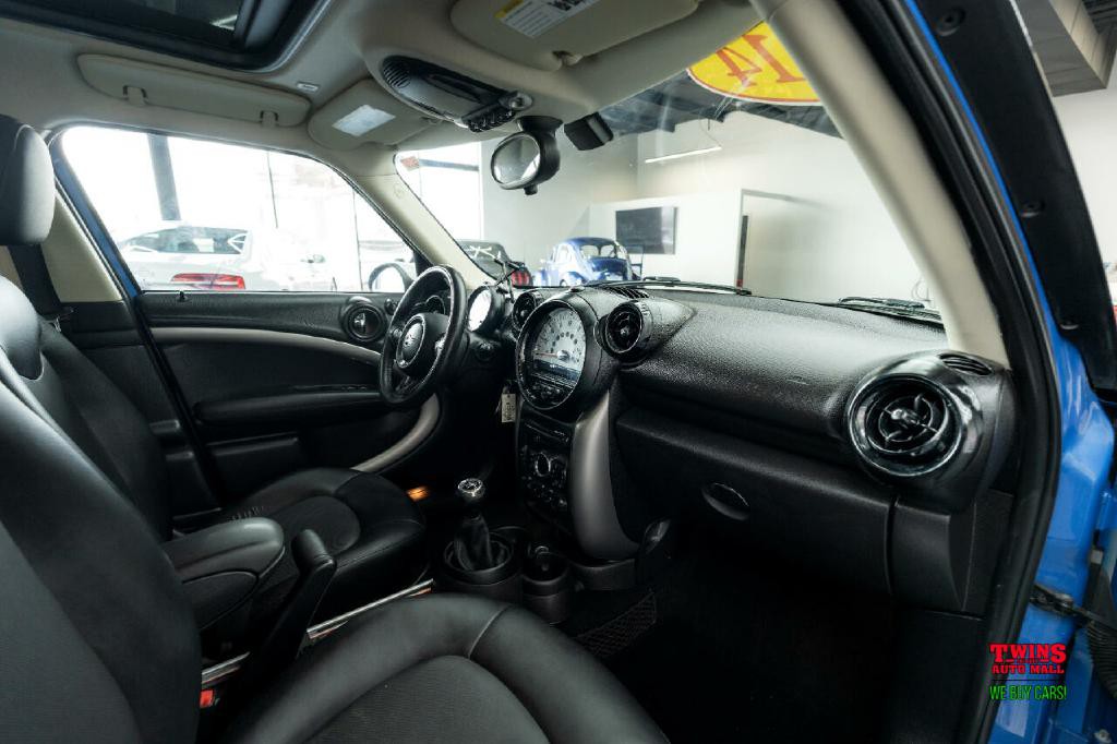 2014 MINI Countryman Image 17